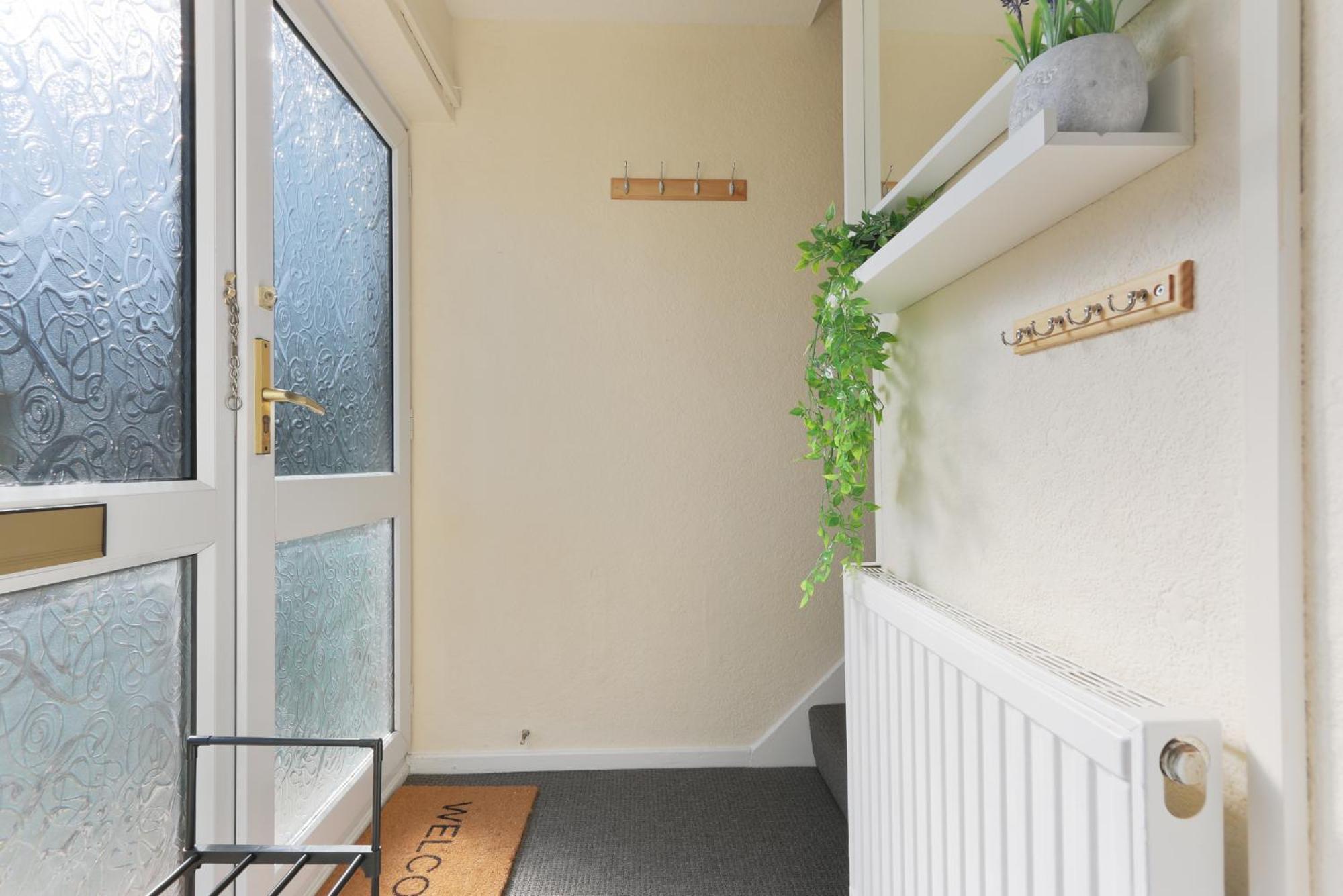 Leconfield Close - Comfy House And Free Parking Кінгстон-апон-Галл Екстер'єр фото